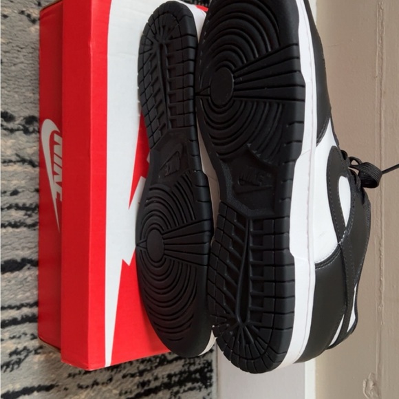 Nike dunk low panda Men’s 10 - Picture 4 of 5